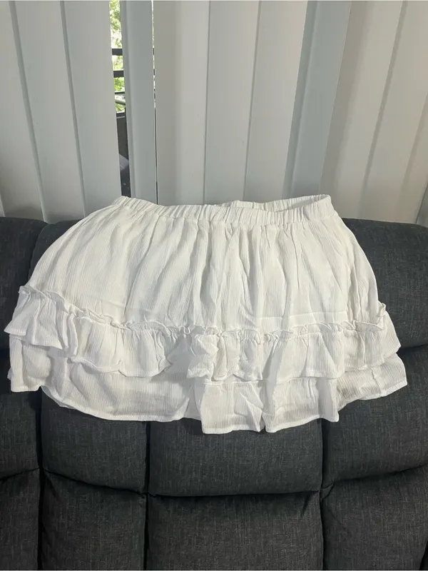 Urban Heritage White Tiered Ruffle Mini Skirt - Image 3