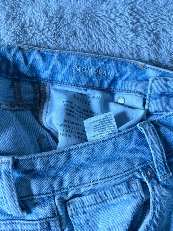 American Eagle Jeans - Image 5