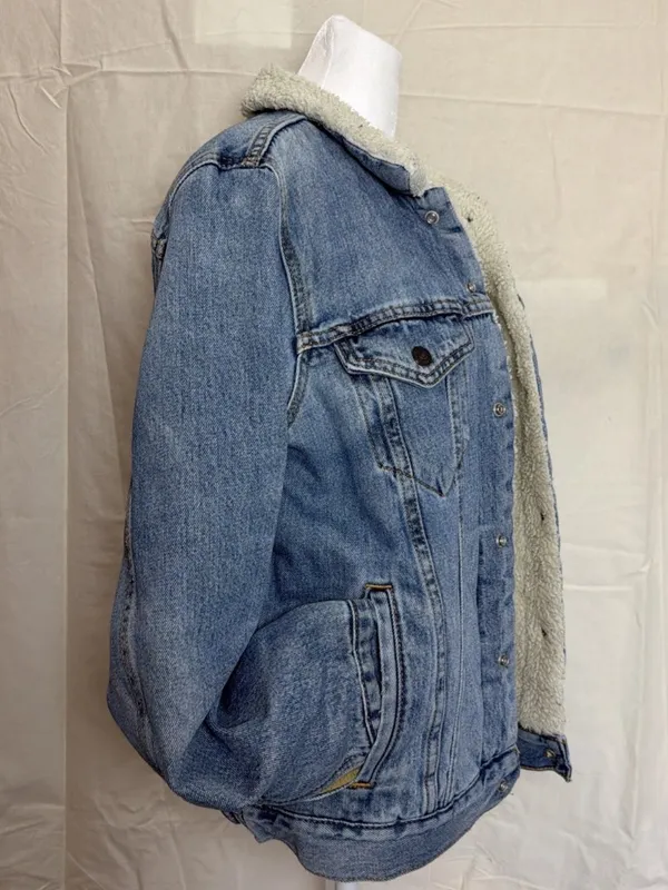 Levi's Sherpa Lined Blue denim Trucker Jacket Button Snap Closure S - Image 3