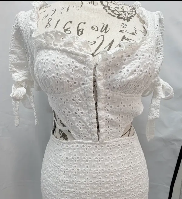 Pretty Little Thing 👗✨ Petite White Eyelet Cut-Out Mini Dress (US 2) 🤍🌸 - Image 9
