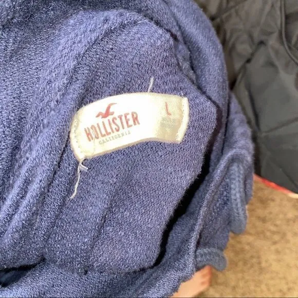 5/$30 🎈 Hollister large navy blue cowlneck‎ pullover sweatshirt - Image 3