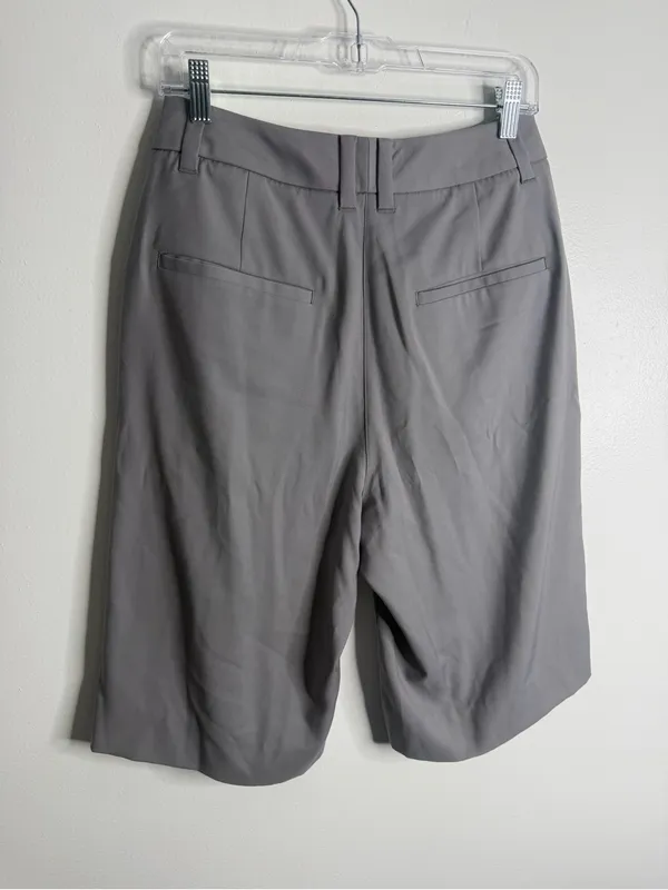 Wildfang Empower Gray‎ Pleated High Waist Wide Leg Bermuda Shorts Size 6 - Image 3