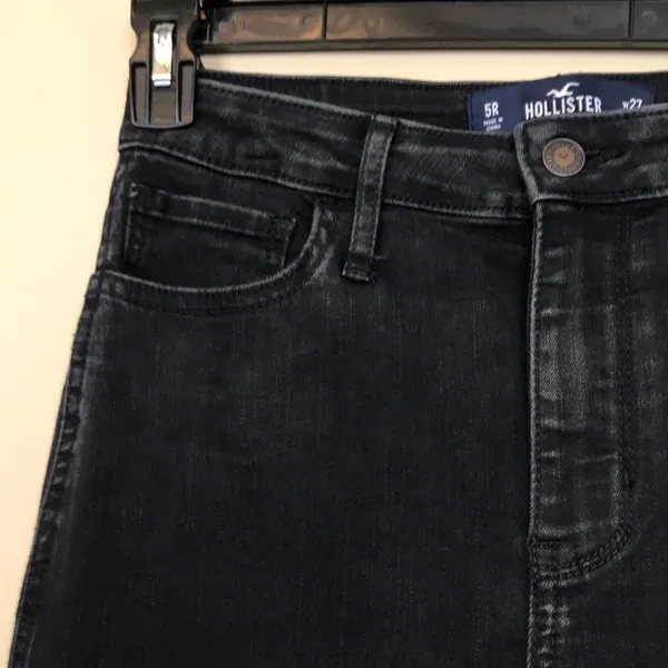 Hollister Women’s Black Denim Ultra High-Rise Mom Jean - Image 4