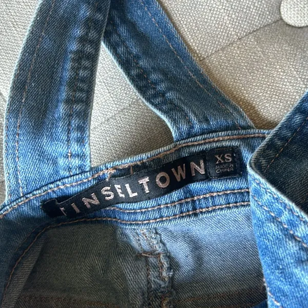 Tinseltown Light Wash Distressed Denim Overall Shorts‎ Size XS - Image 8