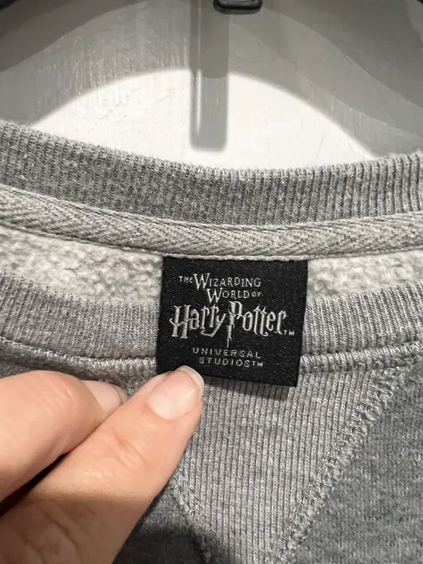 Harry Potter Slytherin Sweatshirt, Sz S Small stain on waist band - Image 4