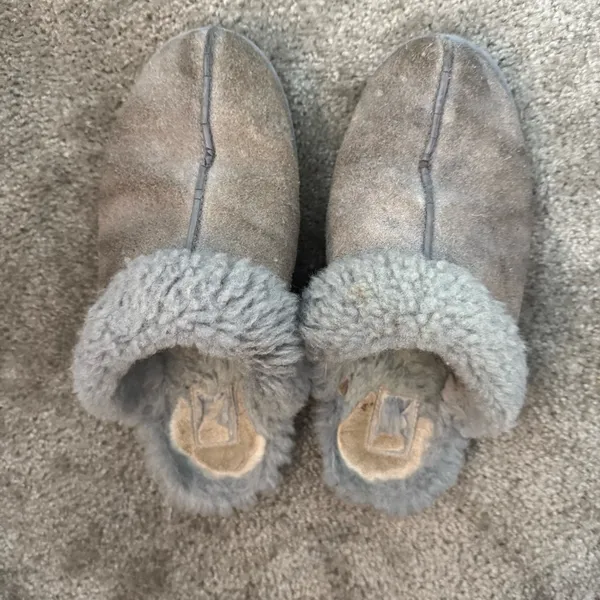UGG Gray Sheepskin Women's Slippers - Image 5