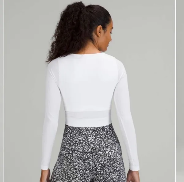 Lululemon Ebb to Street Long Sleeve Size 8 - Image 3