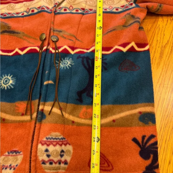 Lake Matley fleece jacket no size tag.‎ See pics for measurements. Aztec - Image 9