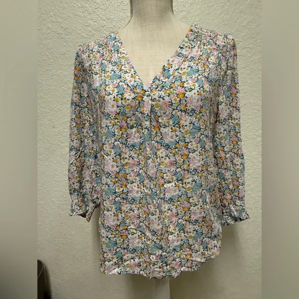 CYNTHIA ROWLEY Floral V-Neck Blouse - Multicolor P2P: 19" - Image 3