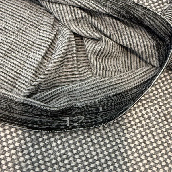 Lululemon Athletica Swift to stride Striped Sz 12 Longsleeve - Image 5