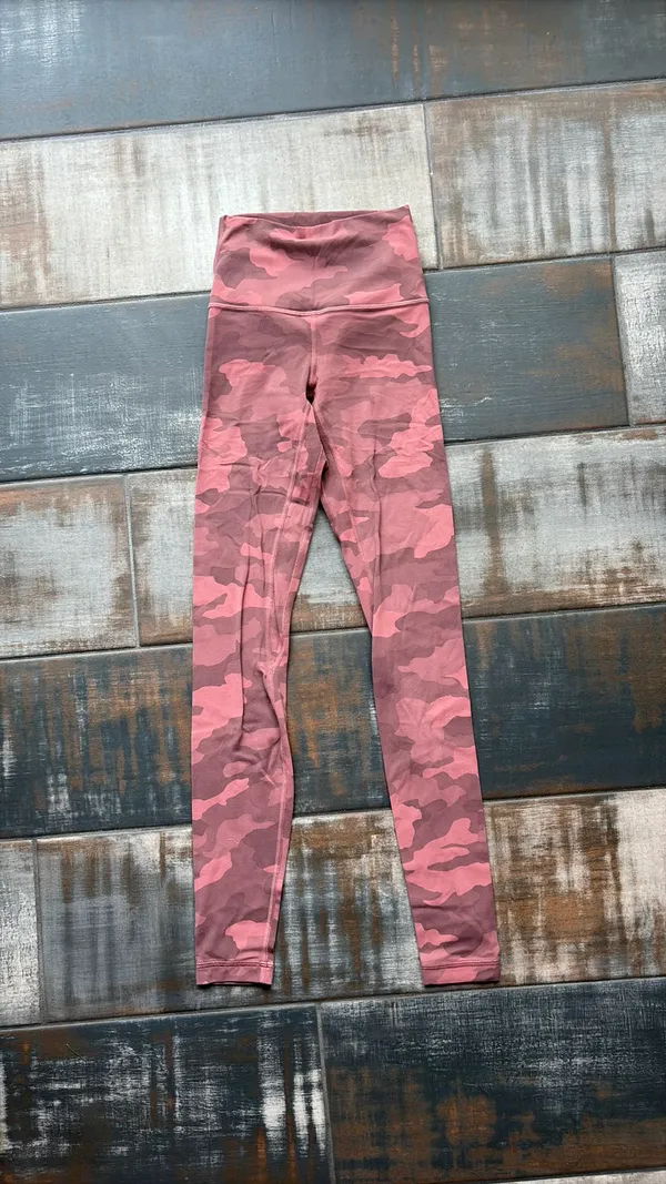 Lululemon Pink Camo 28" Align High-Rise Leggings - Image 2