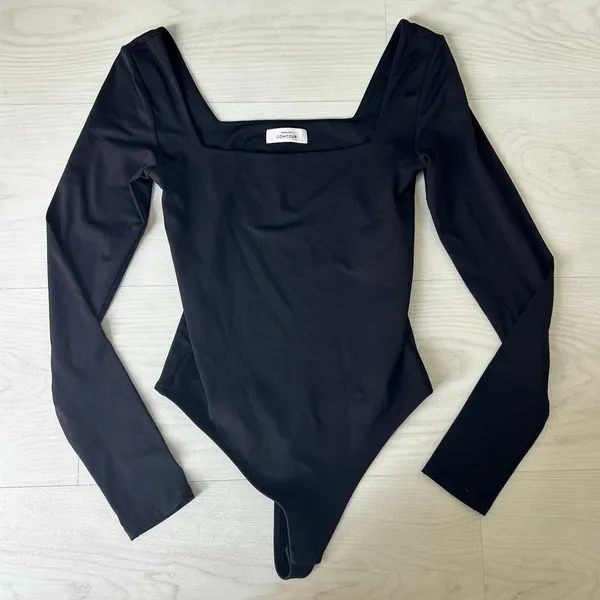 Babaton Aritzia Contour Longsleeve Black Bodysuit Square Neck Classy Size Small - Image 3