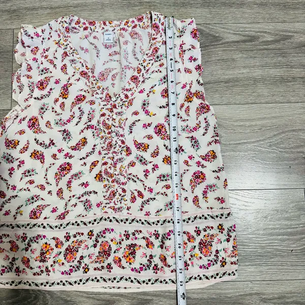 Old Navy Women Cream Pink Floral V-Neck Semi Flared Sleeves Relaxed Fit Blouse M - Image 11