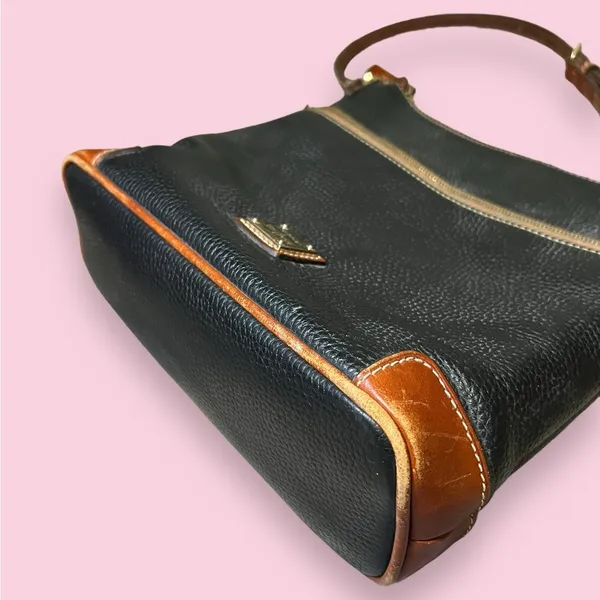 Vintage Dooney & Bourke CLAREMONT Cross Body Pebbled Leather Purse - Image 11