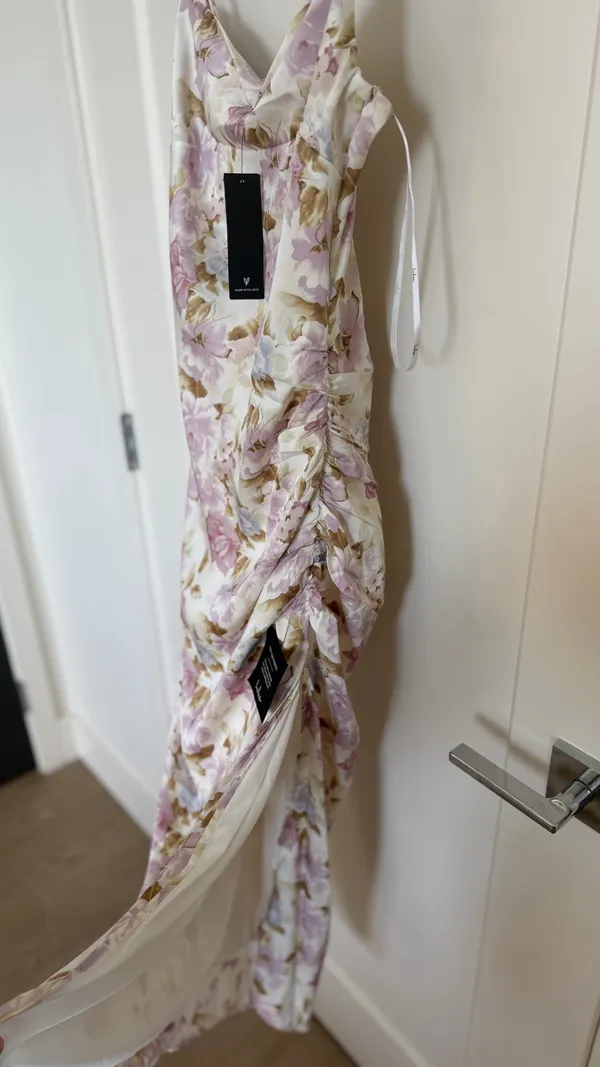 Lulus NWT Floral Midi Dress With Slit - Image 4