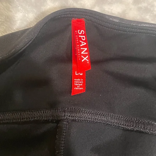 Spanx black faux leather leggings pants woman’s size Large - Image 5