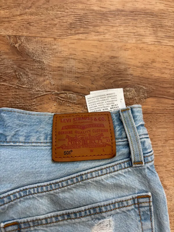 Levi’s 501 Jean Denim Shorts Button Fly - Image 3