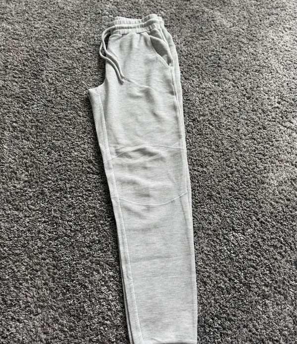 ALO Yoga Light Gray Waffle Knit Joggers - Image 4