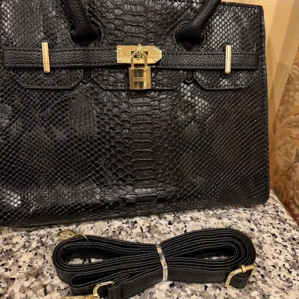 Brand New purse Black - Image 2