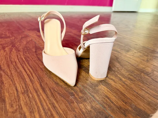 Light baby pink block heels Size 7.5 - Image 2