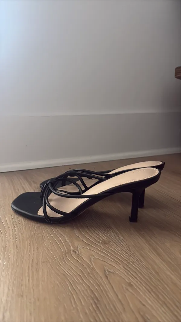 Kitten heels Black Size 9 - Image 3