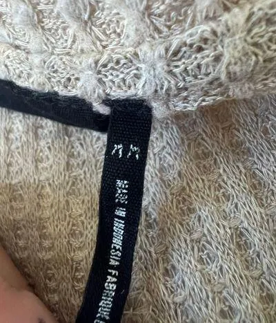 Urban Outfitters Sweater Pullover - Image 3