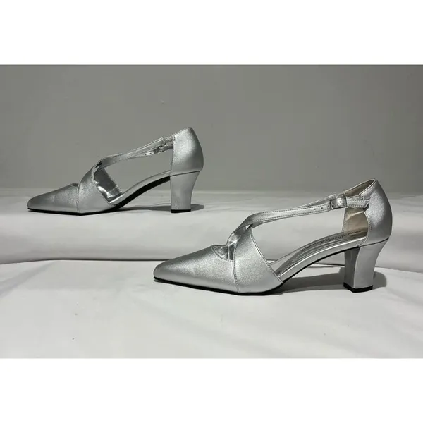 Easy Street NWT Silver Dress Heels Size 9 - Image 4