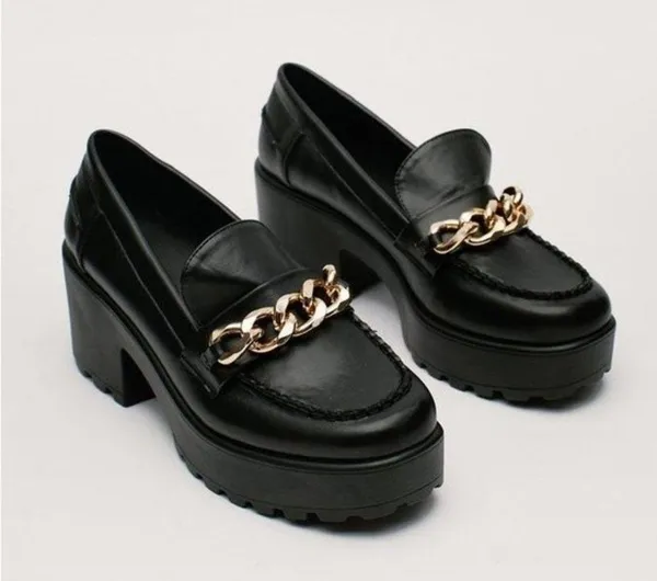 Nasty Gal Black Faux Leather Chunky Loafer with Gold Thick Chain Size 8 - Image 3