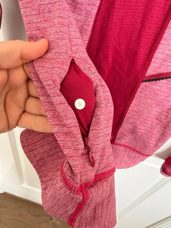 Lululemon Run For Gold 1/2 Zip Size 6 - Image 7