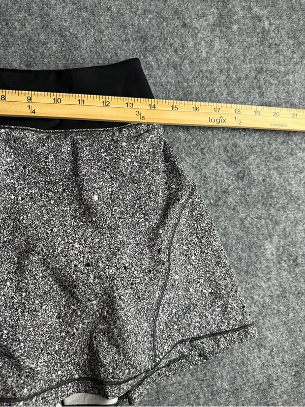Lululemon 4 tall Circuit Breaker Skirt II Luminesce Splatter White Black Print - Image 5