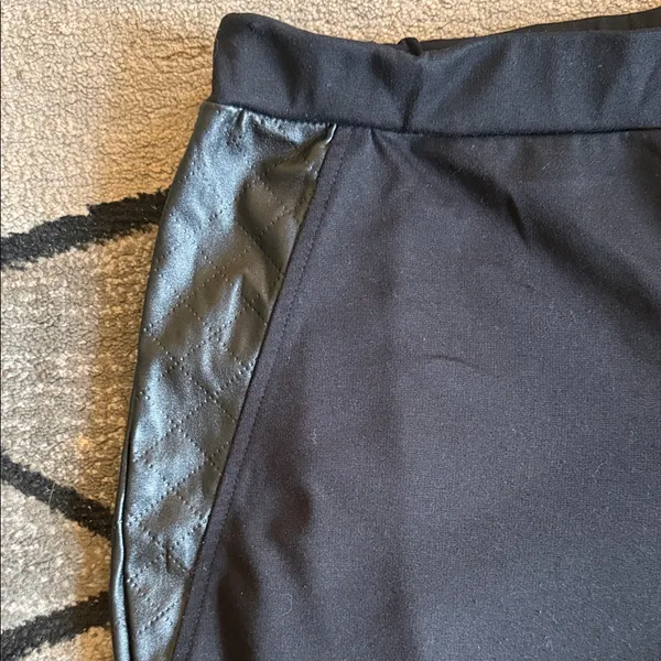 I.N. studio black leggings with leather accents XL - Image 3