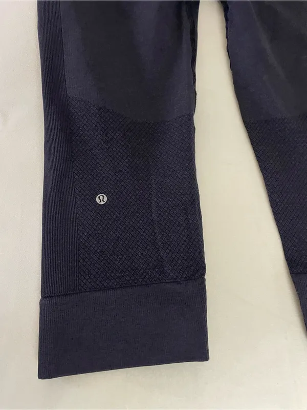 Lululemon Seamless Street Crop Capri Leggings Dark Navy Size 8 - Image 7