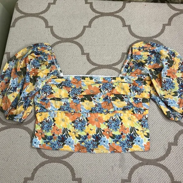 Abercrombie & Fitch square neck ruched puff sleeve top floral print, size large - Image 2