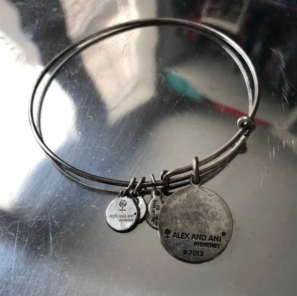 ALEX AND ANI Claddagh Bracelet - Image 3