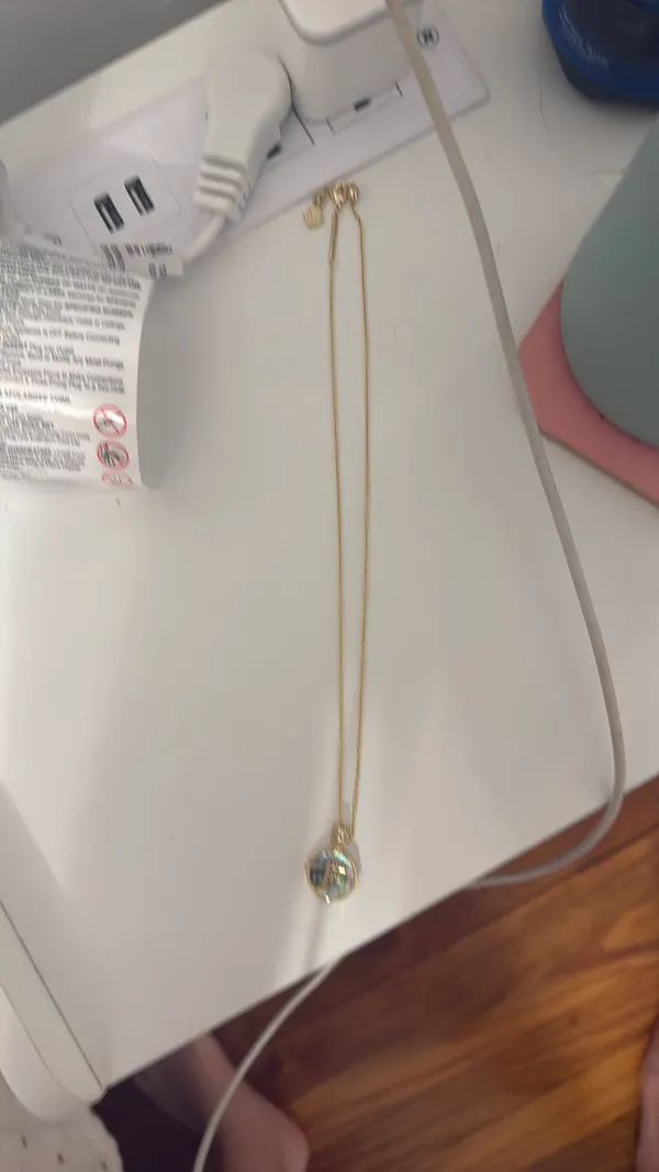 Kendra Scott Necklace - Image 3