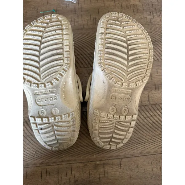Crocs‎ Classic Clogs Off-White Bone Cream | Size Men 5 / Women 7 - Image 3