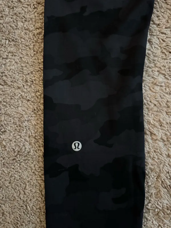 Camo Lululemon Leggings Black - Image 3