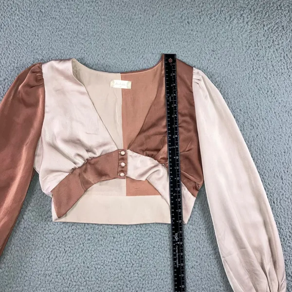 Altar'd State Crop Top Women M Colorblock Satin V-Neck Bishop Sleeve‎ Blush Chic - Image 4