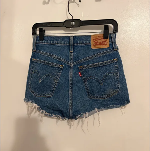Levi’s High Rise Medium Wash Button Fly 501 Cut Off Shorts 26 - Image 7