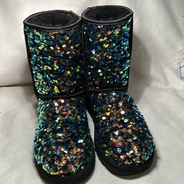 UGG Classic Short Stellar Sequin Black Sheepskin Warm Boots Size US 5. - Image 2