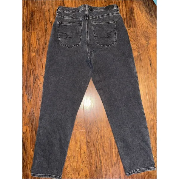 Women’s American Eagle High Rise Mom Jeans charcoal wash denim - Image 4
