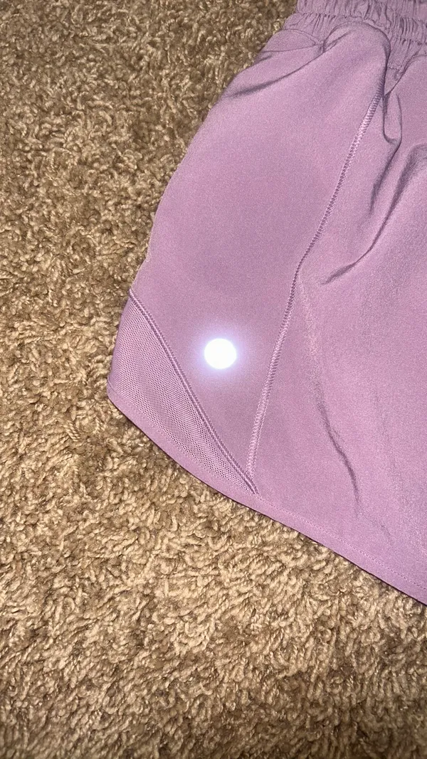 Lululemon High-Rise Hotty Hot 2.5" Shorts - Image 4