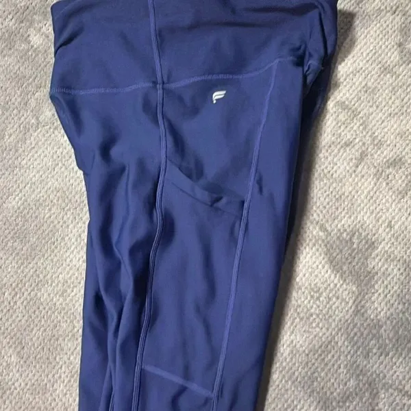 Fabletics High Waisted 27” Leggings Small Navy Blue Side Pockets Activewear #100 - Image 6