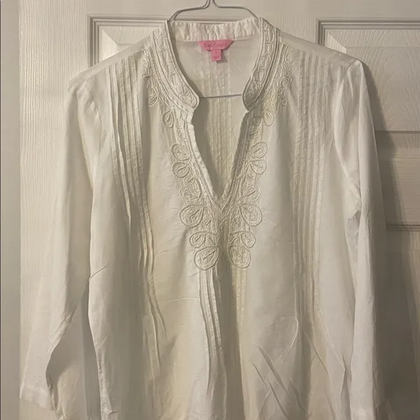 Lilly Pulitzer White Embroidered Tunic size L BNWOT length 31” bust 40” - Image 3