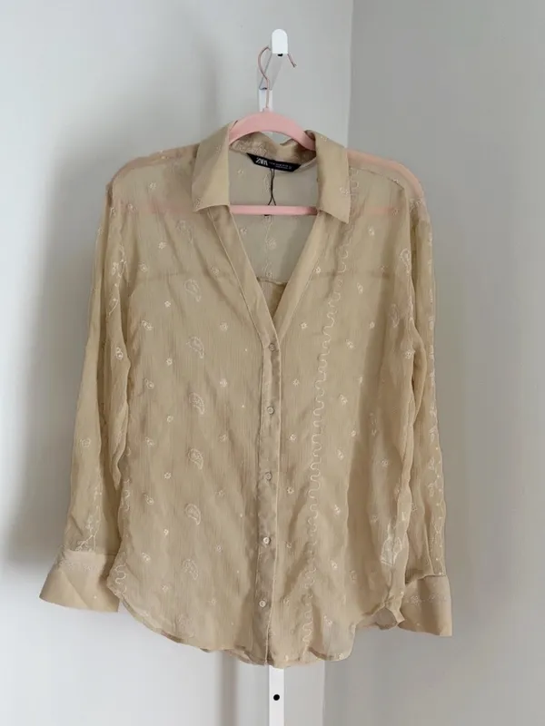 Zara Sheer Paisley Embroidered Button-Up Blouse in Beige Crinkle Size M Coastal - Image 2