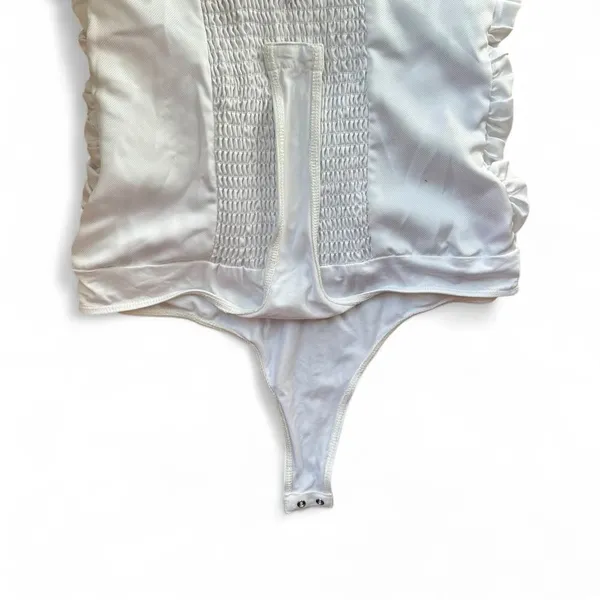 ASTR The Label Shayne Ruched Halter Bodysuit Women M White Keyhole Going Out - Image 5