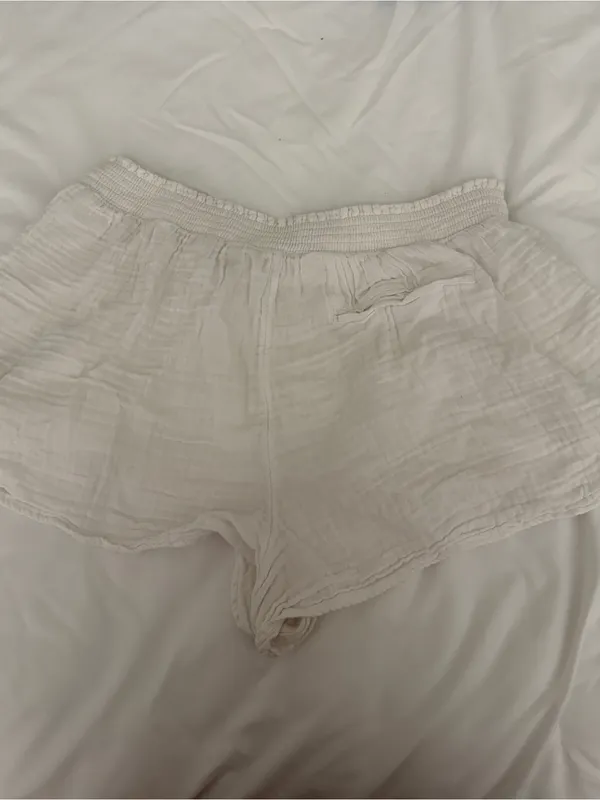 Aerie Gauzy High Waisted Short Size XL in White - Image 3