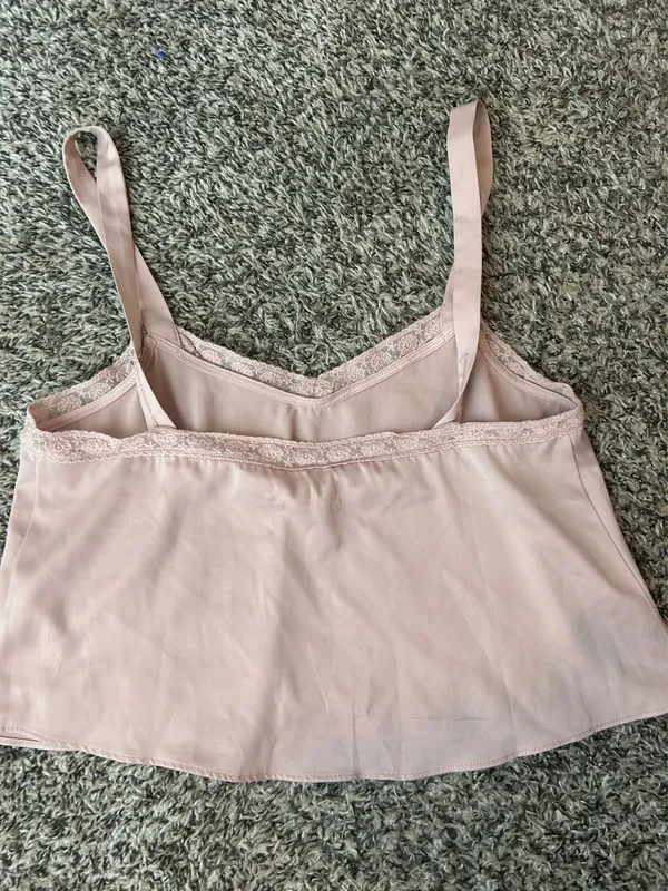 Pink Cropped Tank Urban Outfitters - Image 3