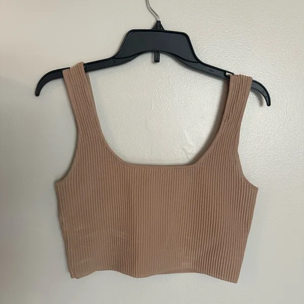 White fox tan ribbed crop top - Image 3
