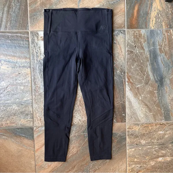 New Balance Dry Leggings Bundle Women's Size Medium Black and Maroon - Image 5